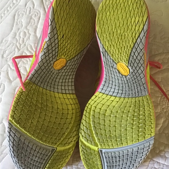 Shoes - Picture 4 of 4